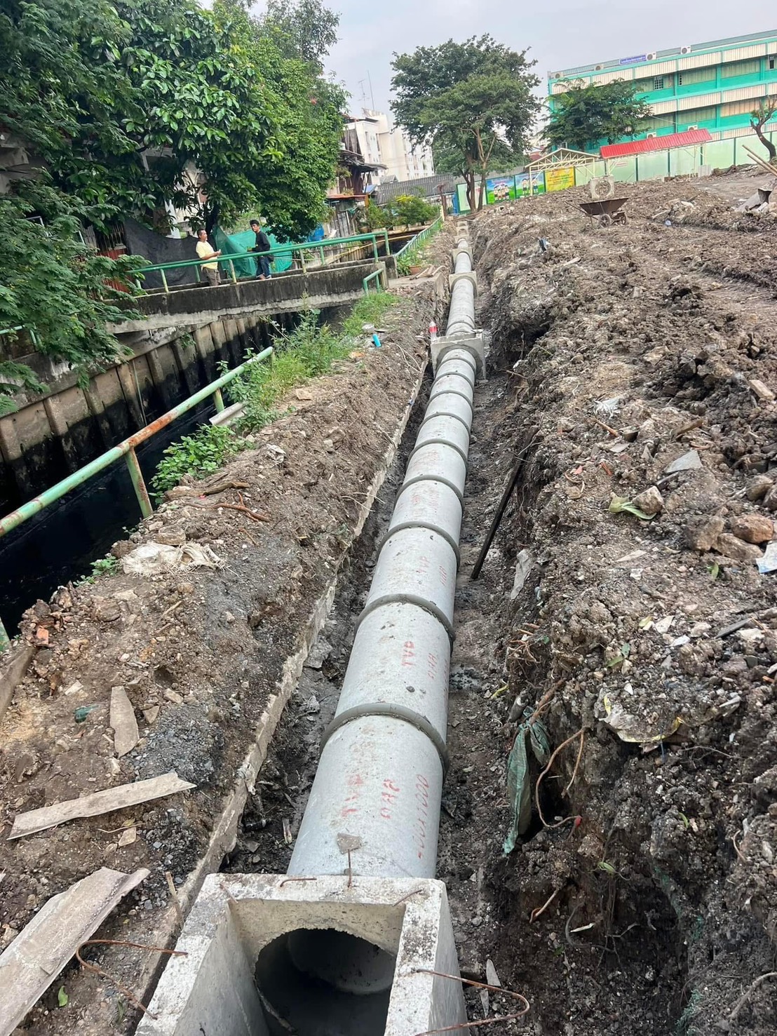 6 - https://ฉัตรภูรินท์รับเหมาเทพื้นคอนกรีต.com | ฉัตรภูรินท์ รับเหมาเทพื้นคอนกรีต รับเทพื้นปูน ลานจอดรถ พื้นขัดมัน ครบวงจร โดยทีมงานผู้เชี่ยวชาญประสบการณ์ 15 ปี การันตีคุณภาพ งบไม่บานปลาย รับประกันผลงาน และหักเงินประกันผลงาน