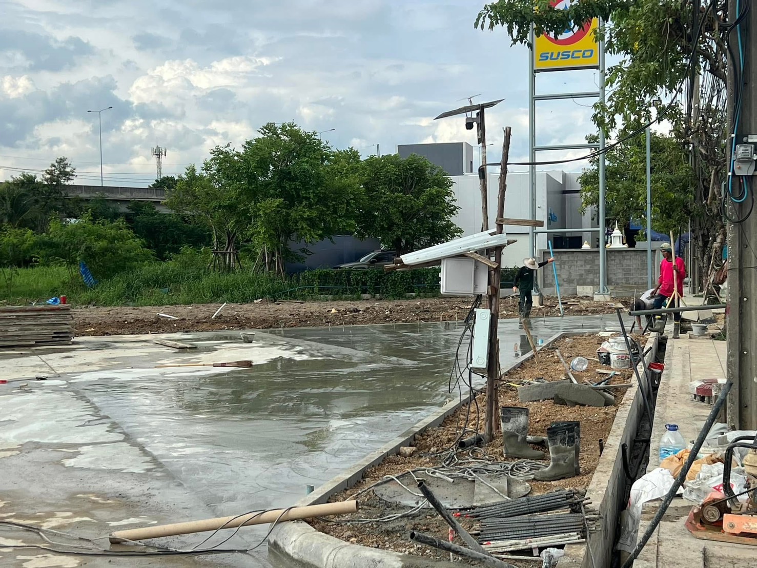 14 - https://ฉัตรภูรินท์รับเหมาเทพื้นคอนกรีต.com | ฉัตรภูรินท์ รับเหมาเทพื้นคอนกรีต รับเทพื้นปูน ลานจอดรถ พื้นขัดมัน ครบวงจร โดยทีมงานผู้เชี่ยวชาญประสบการณ์ 15 ปี การันตีคุณภาพ งบไม่บานปลาย รับประกันผลงาน และหักเงินประกันผลงาน