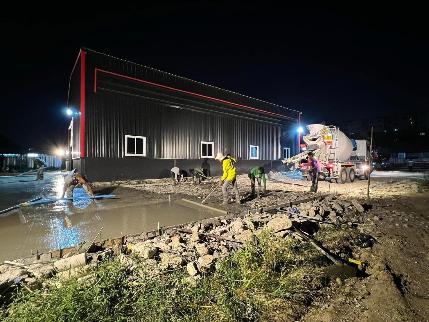 21 - https://ฉัตรภูรินท์รับเหมาเทพื้นคอนกรีต.com | ฉัตรภูรินท์ รับเหมาเทพื้นคอนกรีต รับเทพื้นปูน ลานจอดรถ พื้นขัดมัน ครบวงจร โดยทีมงานผู้เชี่ยวชาญประสบการณ์ 15 ปี การันตีคุณภาพ งบไม่บานปลาย รับประกันผลงาน และหักเงินประกันผลงาน