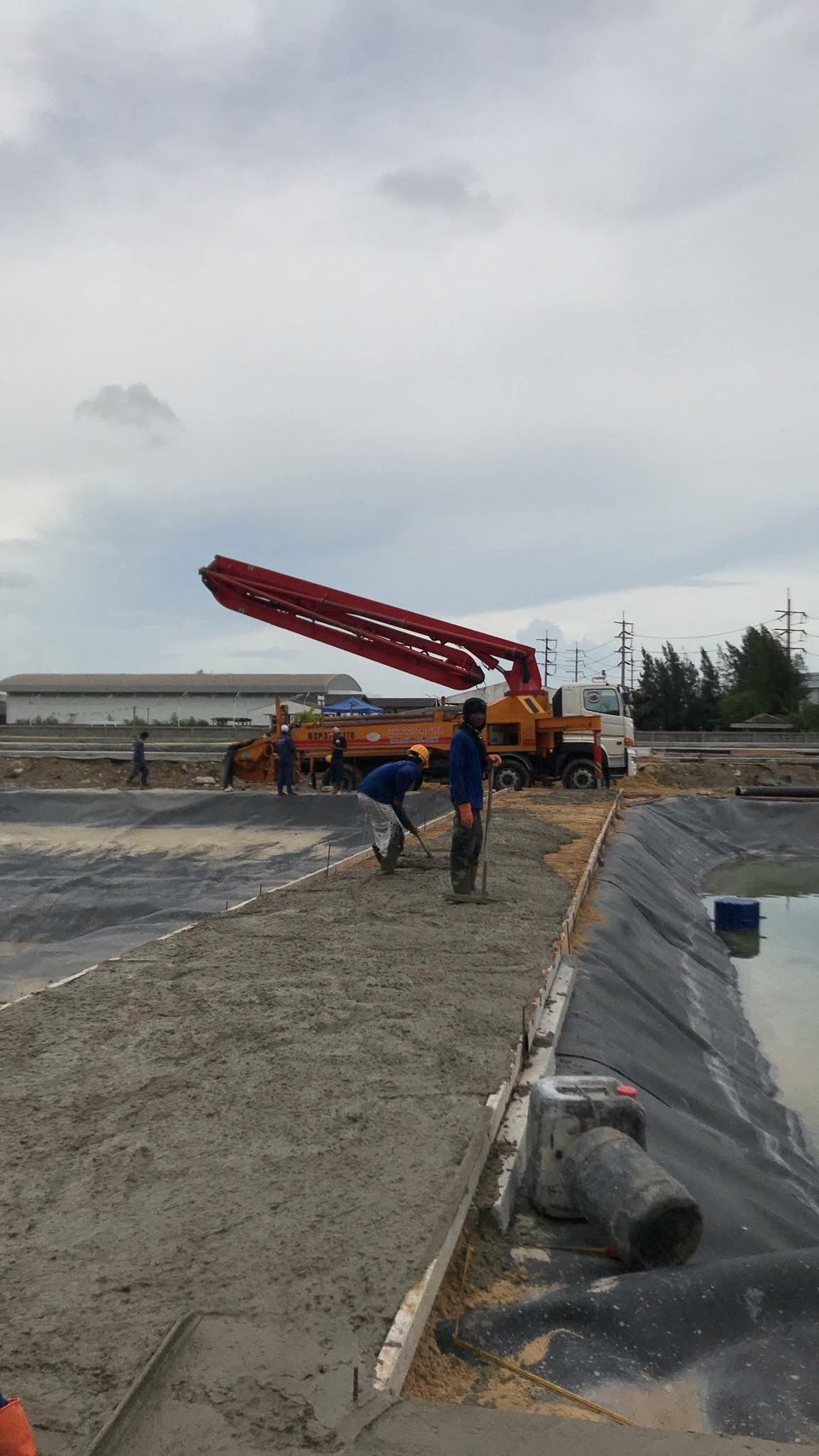 23 - https://ฉัตรภูรินท์รับเหมาเทพื้นคอนกรีต.com | ฉัตรภูรินท์ รับเหมาเทพื้นคอนกรีต รับเทพื้นปูน ลานจอดรถ พื้นขัดมัน ครบวงจร โดยทีมงานผู้เชี่ยวชาญประสบการณ์ 15 ปี การันตีคุณภาพ งบไม่บานปลาย รับประกันผลงาน และหักเงินประกันผลงาน