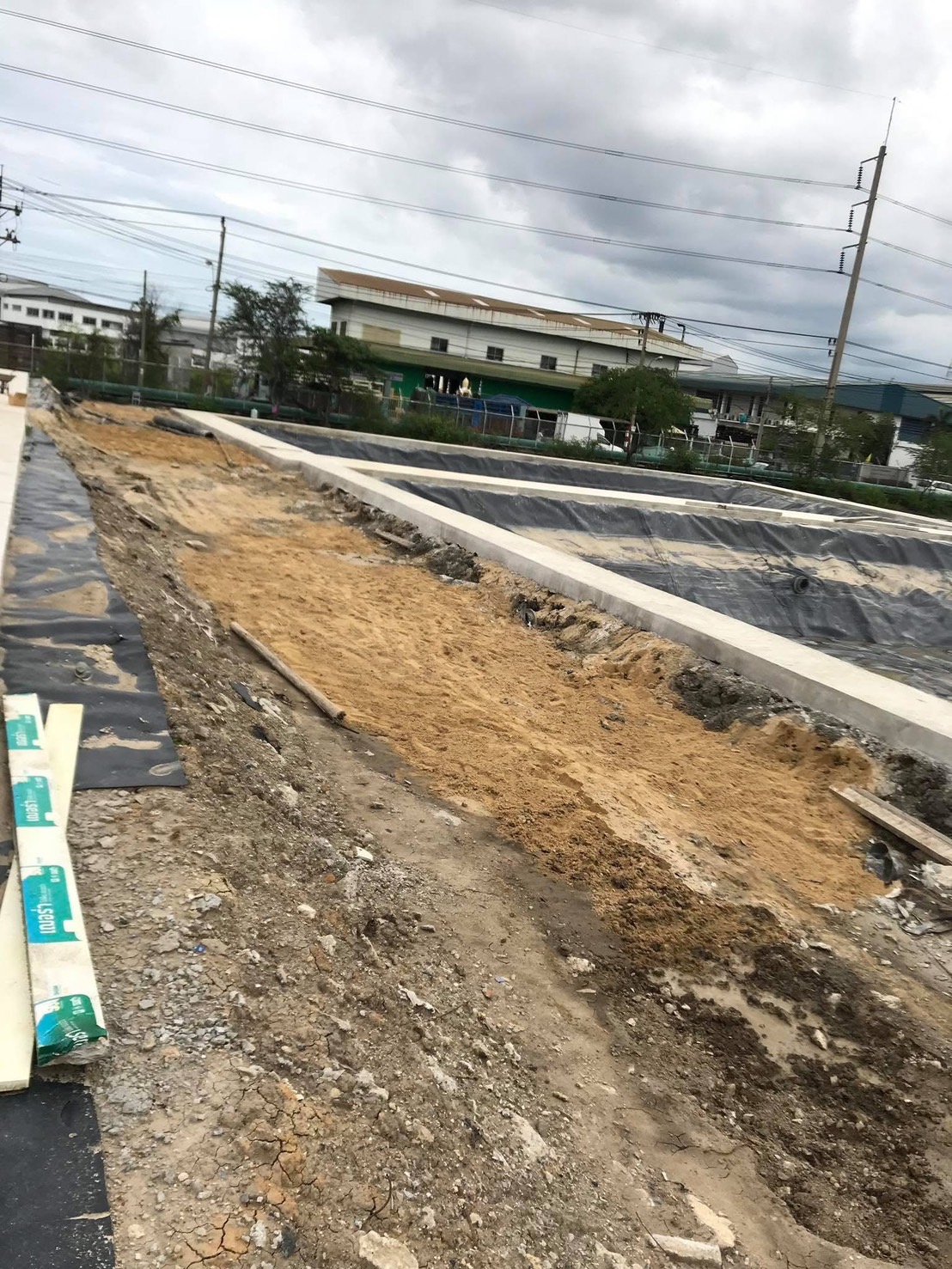 24 - https://ฉัตรภูรินท์รับเหมาเทพื้นคอนกรีต.com | ฉัตรภูรินท์ รับเหมาเทพื้นคอนกรีต รับเทพื้นปูน ลานจอดรถ พื้นขัดมัน ครบวงจร โดยทีมงานผู้เชี่ยวชาญประสบการณ์ 15 ปี การันตีคุณภาพ งบไม่บานปลาย รับประกันผลงาน และหักเงินประกันผลงาน