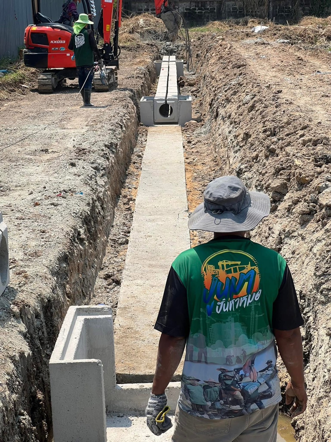 28 - https://ฉัตรภูรินท์รับเหมาเทพื้นคอนกรีต.com | ฉัตรภูรินท์ รับเหมาเทพื้นคอนกรีต รับเทพื้นปูน ลานจอดรถ พื้นขัดมัน ครบวงจร โดยทีมงานผู้เชี่ยวชาญประสบการณ์ 15 ปี การันตีคุณภาพ งบไม่บานปลาย รับประกันผลงาน และหักเงินประกันผลงาน