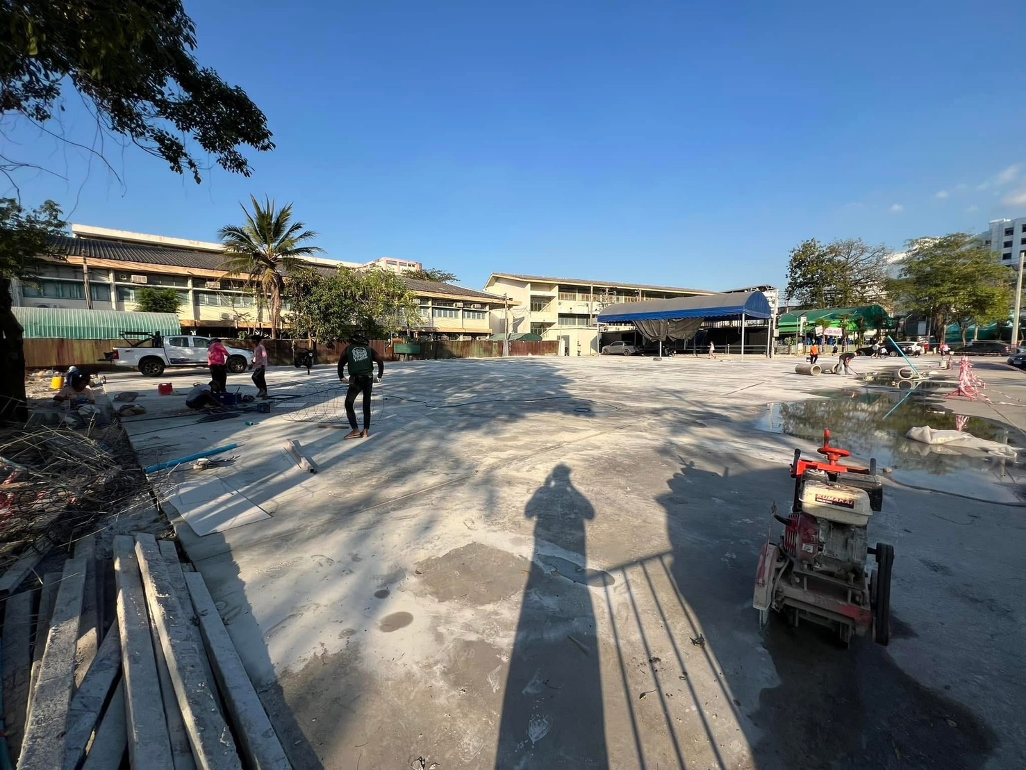 5 - https://ฉัตรภูรินท์รับเหมาเทพื้นคอนกรีต.com | ฉัตรภูรินท์ รับเหมาเทพื้นคอนกรีต รับเทพื้นปูน ลานจอดรถ พื้นขัดมัน ครบวงจร โดยทีมงานผู้เชี่ยวชาญประสบการณ์ 15 ปี การันตีคุณภาพ งบไม่บานปลาย รับประกันผลงาน และหักเงินประกันผลงาน