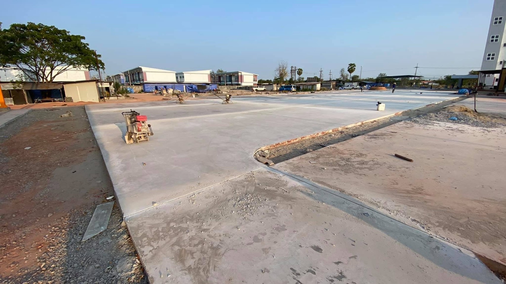 1 - https://ฉัตรภูรินท์รับเหมาเทพื้นคอนกรีต.com | ฉัตรภูรินท์ รับเหมาเทพื้นคอนกรีต รับเทพื้นปูน ลานจอดรถ พื้นขัดมัน ครบวงจร โดยทีมงานผู้เชี่ยวชาญประสบการณ์ 15 ปี การันตีคุณภาพ งบไม่บานปลาย รับประกันผลงาน และหักเงินประกันผลงาน