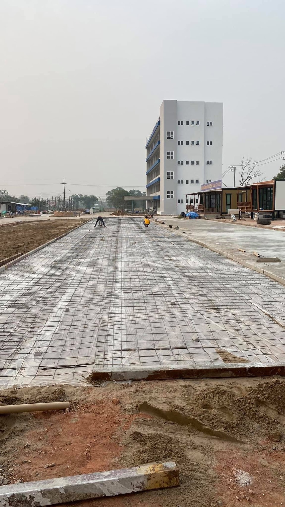 3 - https://ฉัตรภูรินท์รับเหมาเทพื้นคอนกรีต.com | ฉัตรภูรินท์ รับเหมาเทพื้นคอนกรีต รับเทพื้นปูน ลานจอดรถ พื้นขัดมัน ครบวงจร โดยทีมงานผู้เชี่ยวชาญประสบการณ์ 15 ปี การันตีคุณภาพ งบไม่บานปลาย รับประกันผลงาน และหักเงินประกันผลงาน