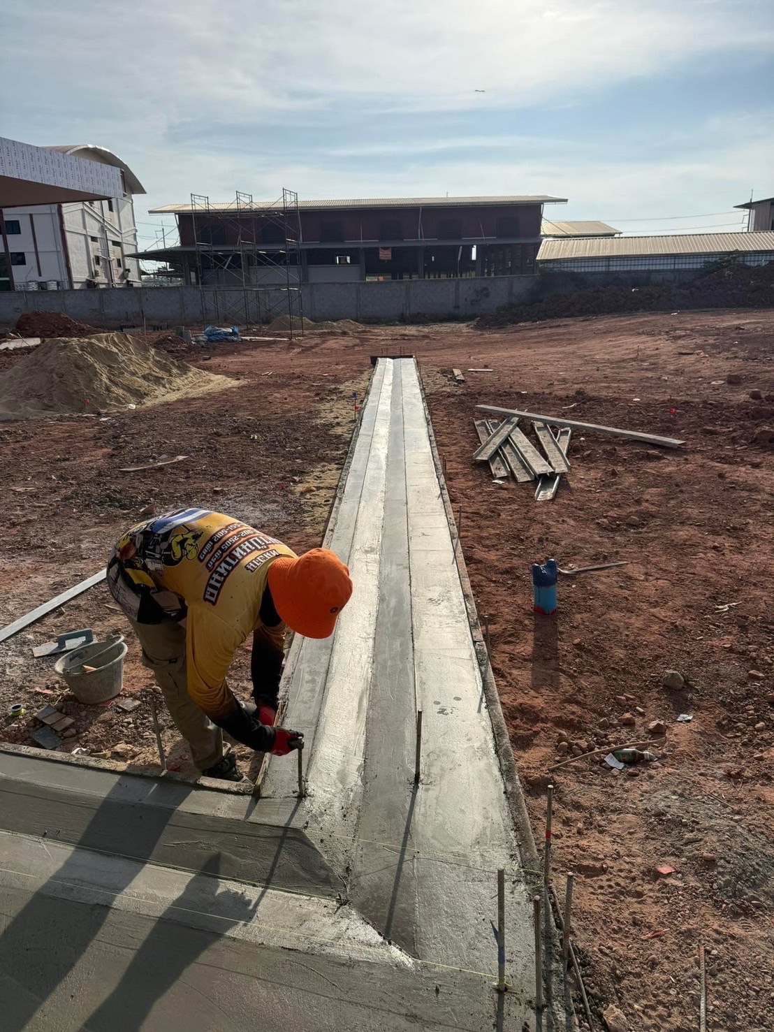 ฉัตรภูรินท์ รับเหมาเทพื้นคอนกรีต รับเทพื้นปูน ลานจอดรถ พื้นขัดมัน ครบวงจร โดยทีมงานผู้เชี่ยวชาญประสบการณ์ 15 ปี การันตีคุณภาพ งบไม่บานปลาย รับประกันผล [..]